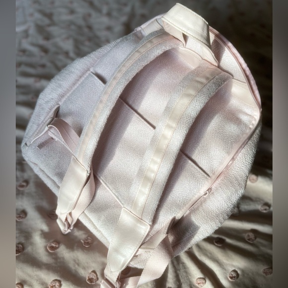 Beis Everyday Backpack in Sakura - Picture 2 of 6